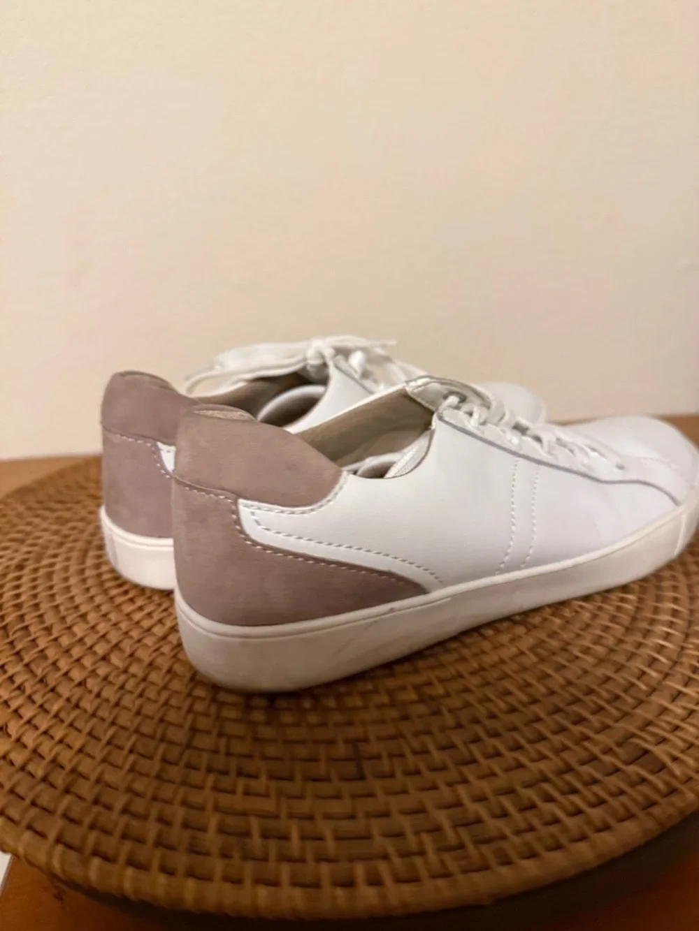 Naturalizer women’s white